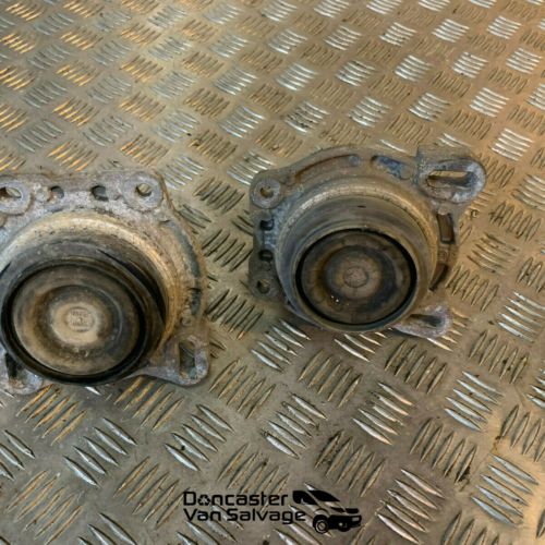 FORD-TRANSIT-MK8-2018-20-PAIR-OF-ENGINE-MOUNTINGS-GK316A002-174731874352
